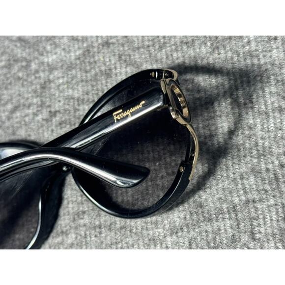 Salvatore Ferragamo Italy SF600S 220 61•14 Sunglasses main image 8